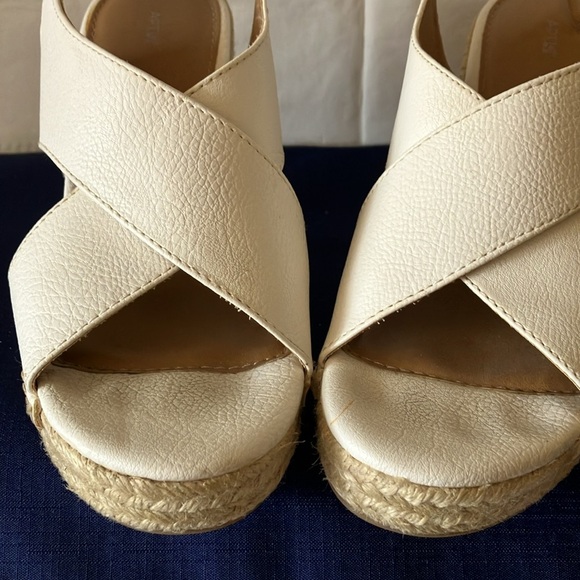 Apt 9 Women’s Sz 8M White Espadrille Wedge Platform Sling Back Open Toe Heels - Picture 2 of 10